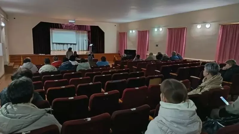 В Фёдоровке обсудили дороги, мусор и переизбрали старосту