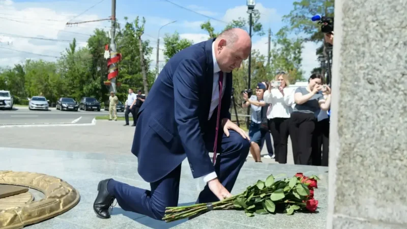 Губернатор Оренбуржья принял участие в общероссийской минуте молчания в День памяти и скорби