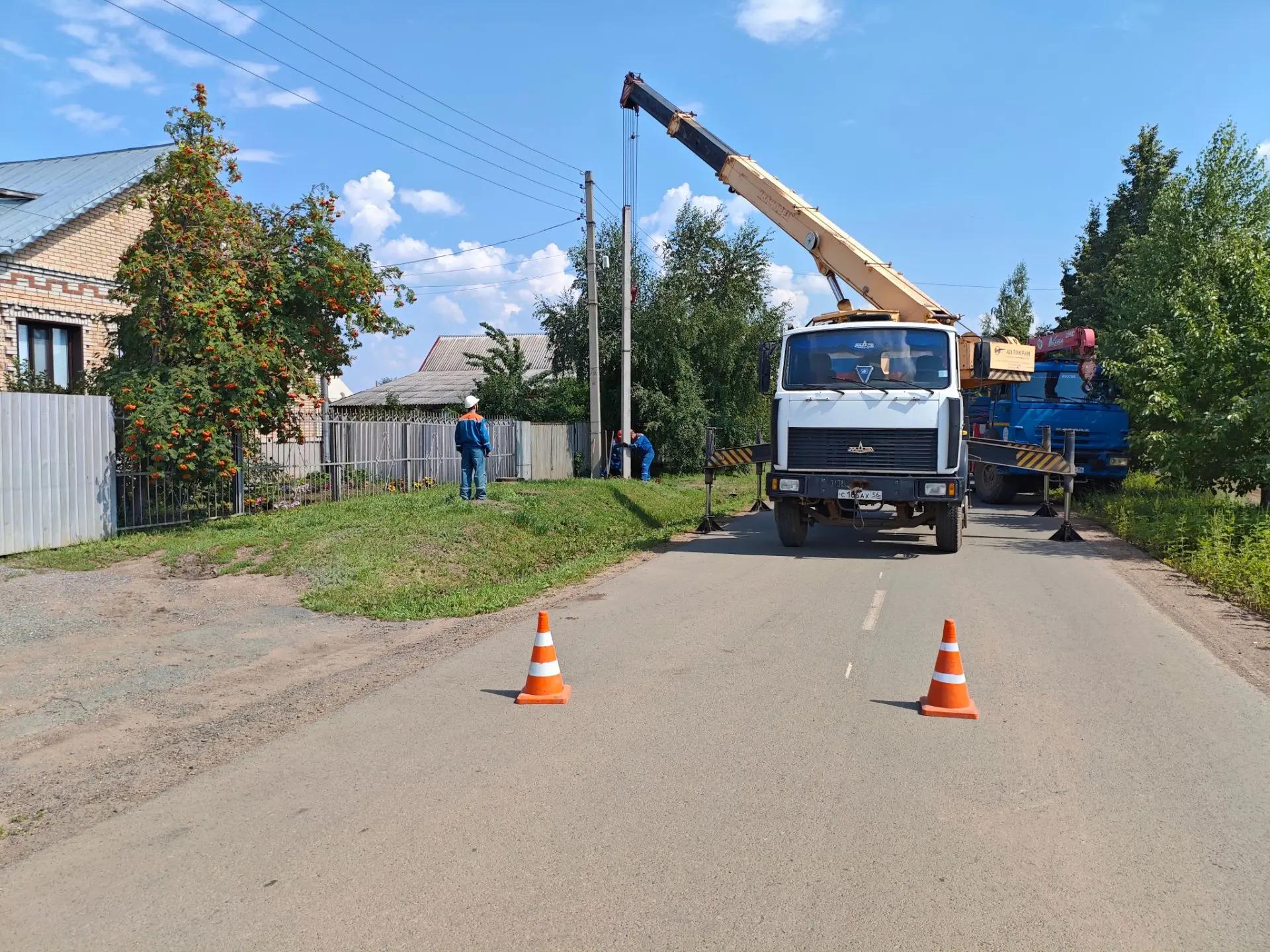 Надежность в каждый дом: в Сорочинске реконструируют линии 0,4 кВ