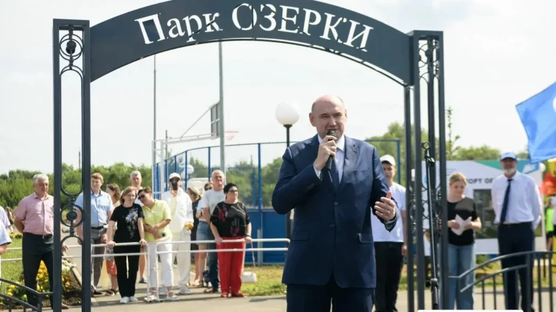 Евгений Солнцев проинспектировал ключевые объекты Сорочинска: парк, детсад и храм
