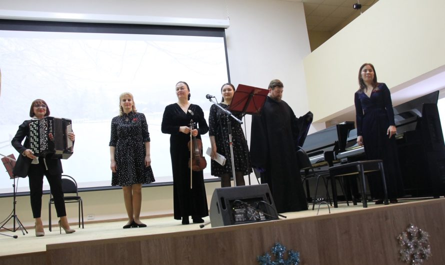 Школа искусств Ясного показала премьеру концертной программы по Пушкинской карте «Экспромт в серебряных тонах»