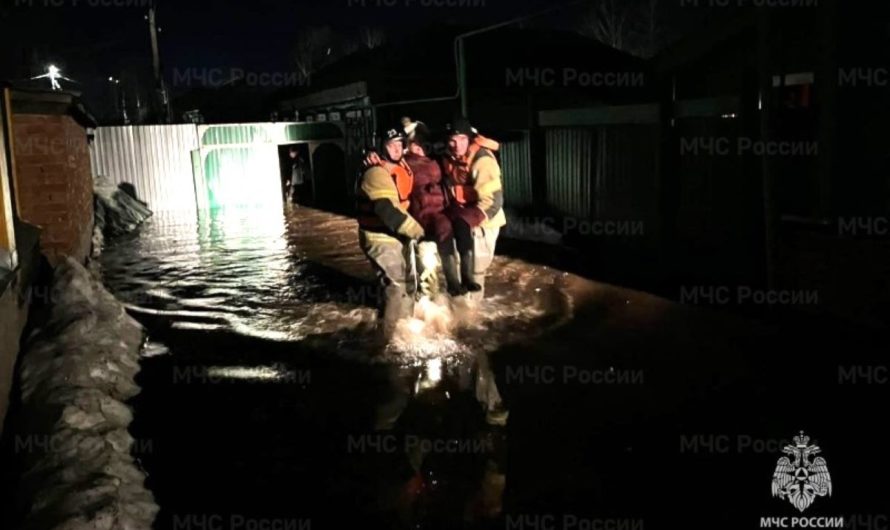 Одни горят, другие тонут: сотрудники МЧС напоминают оренбуржцам о правилах безопасности