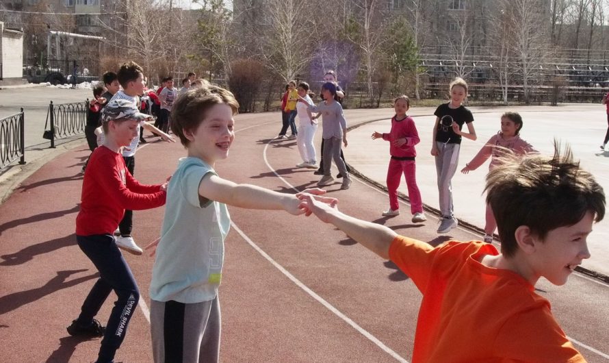 Флешмоб Всероссийской зарядки «Будь здоров!» прошел на городском стадионе Ясного