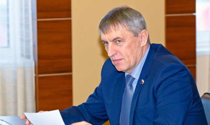 Прием жителей по личным вопросам проведет в Ясном депутат Владимир Шевченко