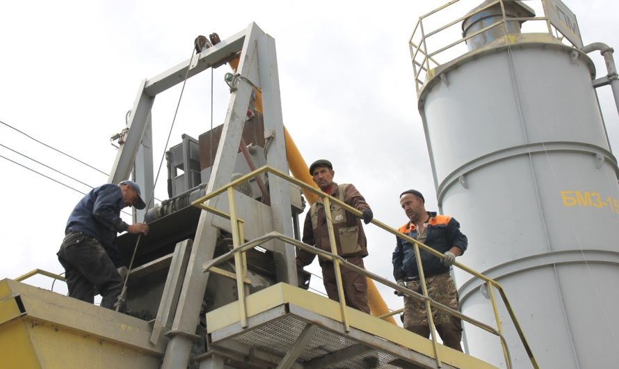 Ясненские строители делают жизнь земляков более комфортной, а город – красивым и современным