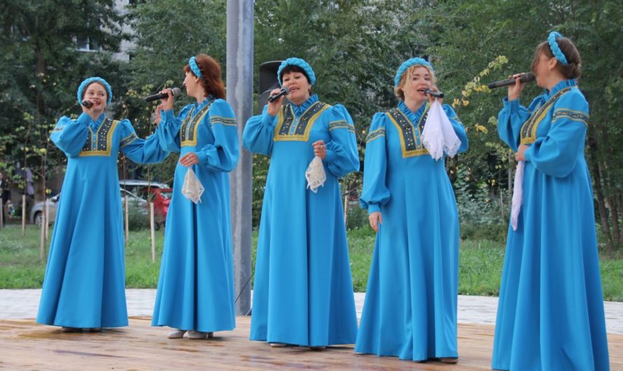 «Ивушка» продлила для ясненцев сезон встреч в летнем парке