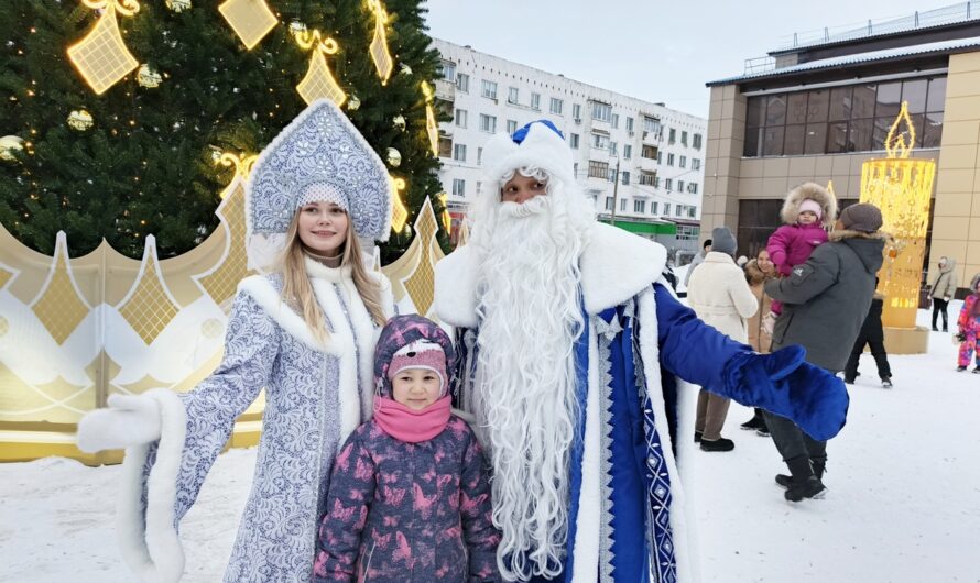 В Ясном открыли городскую елку, дав старт праздничным мероприятиям