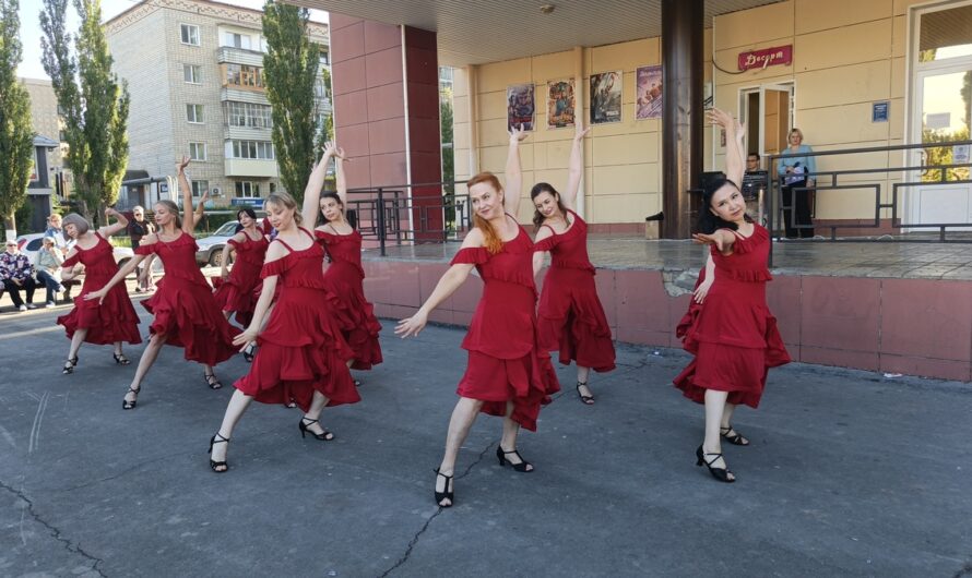 В Ясном прошел танцевальный вечер в рамках проекта «Лето в парке»