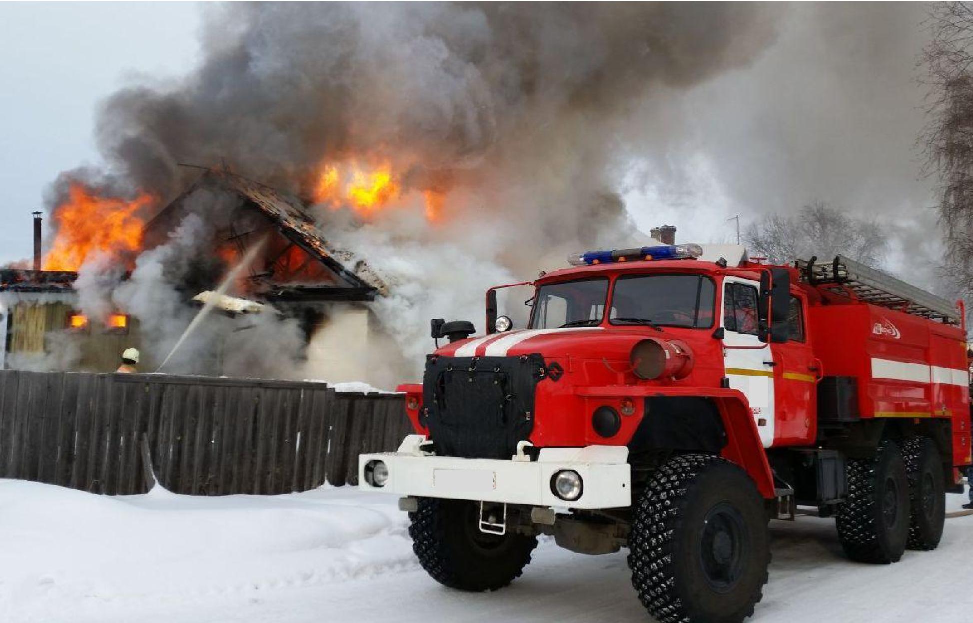Пожарная машина на пожаре