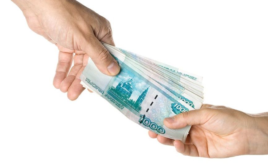 В этом году впервые россиянам придется заплатить налог с доходов от банковских вкладов