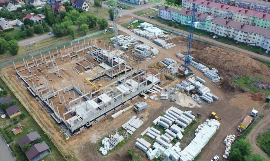 В Бузулуке продолжается строительство школы