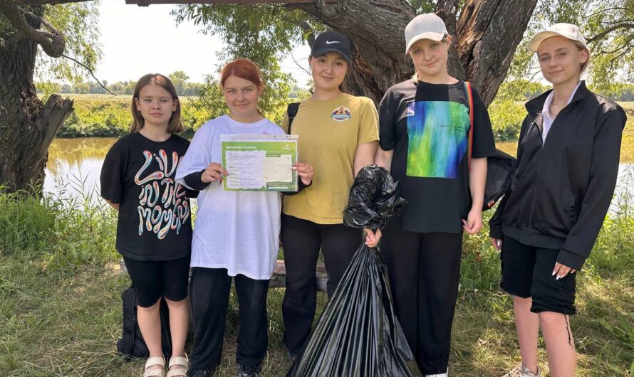 Кто-то «отдыхает», а волонтеры прибирают