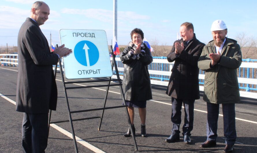 Губернатор Денис Паслер открыл движение и оценил ремонт на объектах в Сорочинске и Красногвардейском районах.