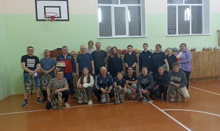 В Новотроицком отметили День Защитника Отечества