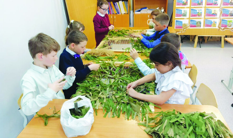 Воспитанники Октябрьского ЦДО освоили технику изготовления масккостюмов для бойцов СВО