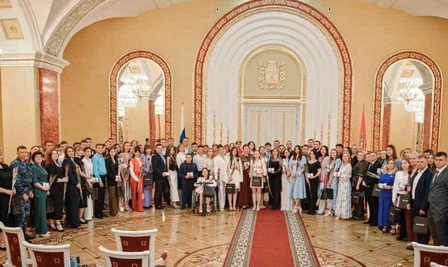 Врио губернатора Евгений Солнцев поздравил золотую молодежь Оренбуржья