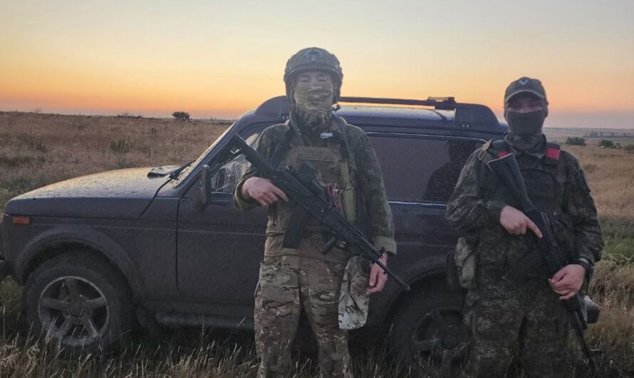 Боевые друзья всегда поддержат друг друга