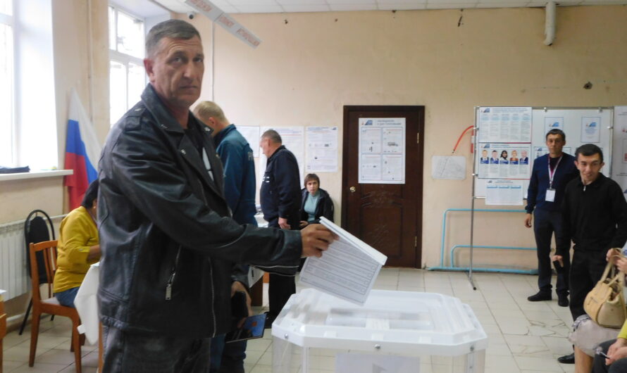В Октябрьском районе 12 сентября с 8:00 избирательные участки начали принимать первых избирателей