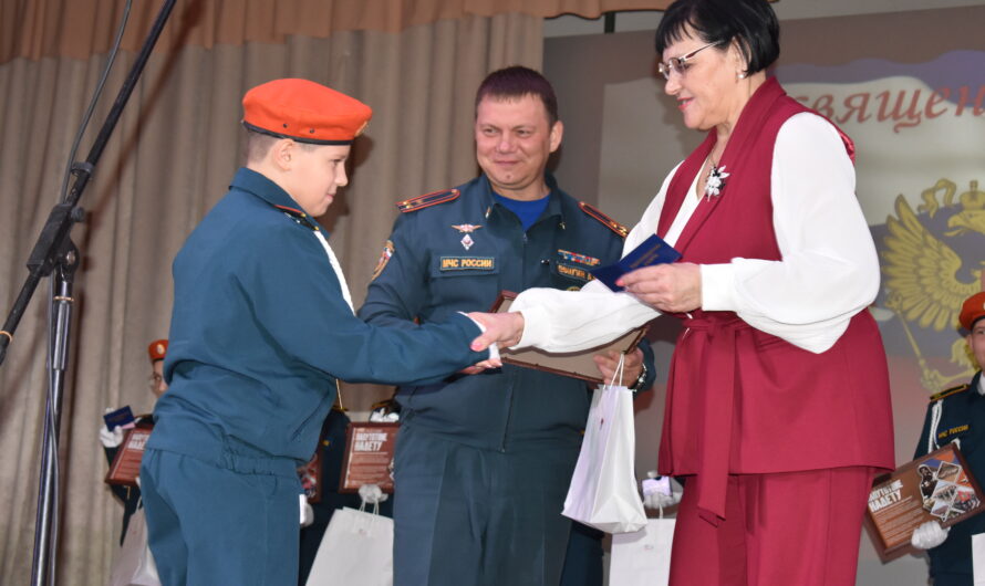 Полку октябрьских кадет прибыло