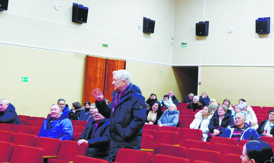 Собрание граждан прошло в с.Октябрьском