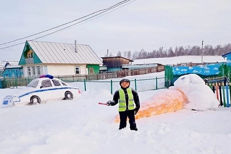 Снеговик-гаишник напугал нетрезвых водителей в Башкирии