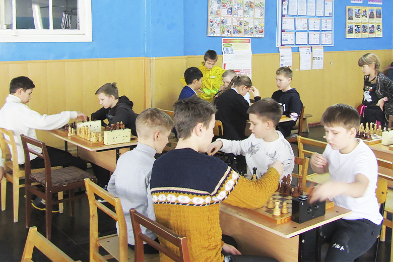 Курманаевские шахматисты посвятили турнир Дню защитника Отечества