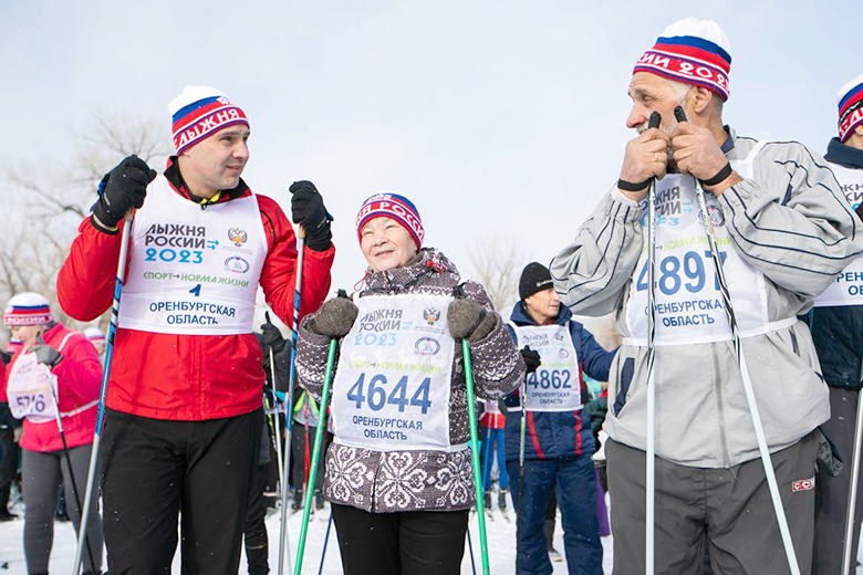 На старт «Лыжни России» сегодня вышли около 50 тысяч оренбуржцев