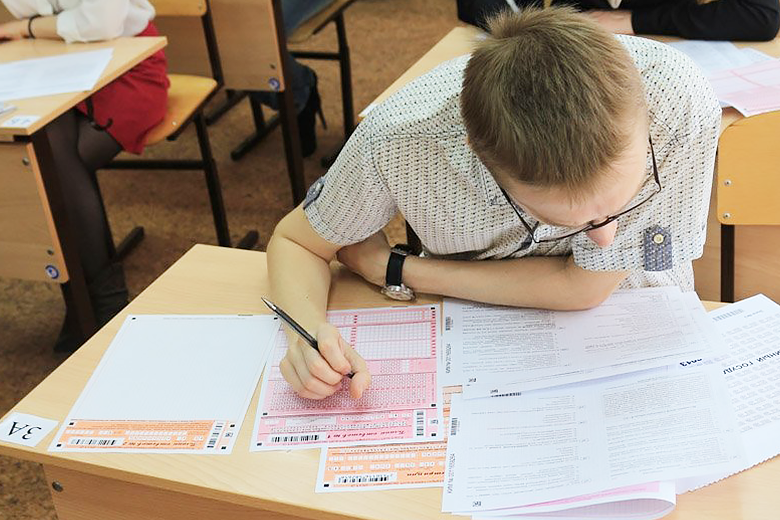 В этом году ЕГЭ будут сдавать выпускники 523 школ Оренбуржья