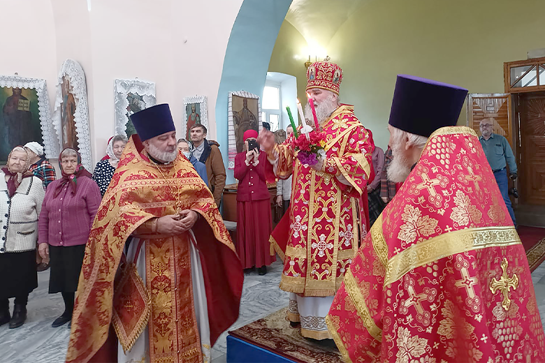 Во вторник Светлой седмицы епископ Бузулукский и Сорочинский Алексий посетил храмы Курманаевского района