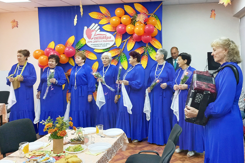 Курманаевцы встречают День пожилых людей с «Бабьим летом»