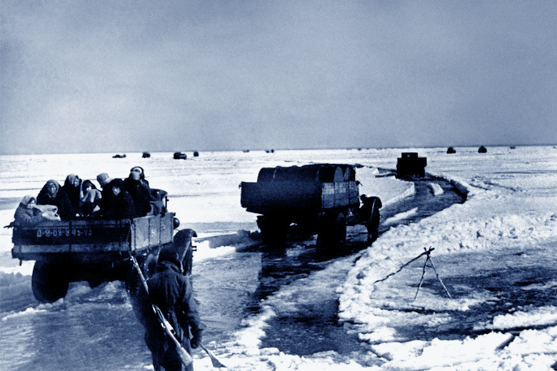 22 ноября 1941 года по Дороге жизни пошли первые машины