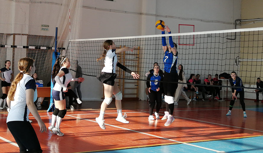 Памятный волейбольный турнир состоялся в Курманаевском районе