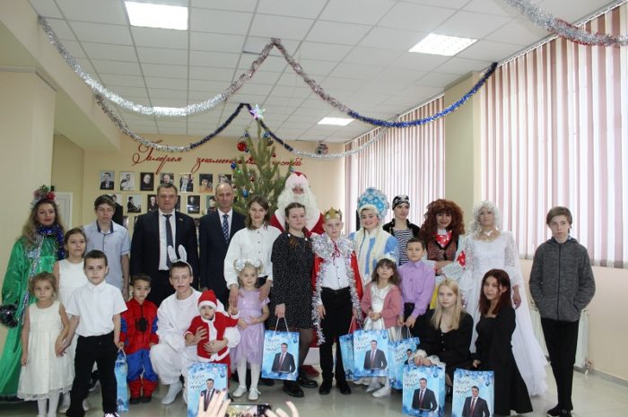 В Александровском районе начались Новогодние утренники и Елки главы