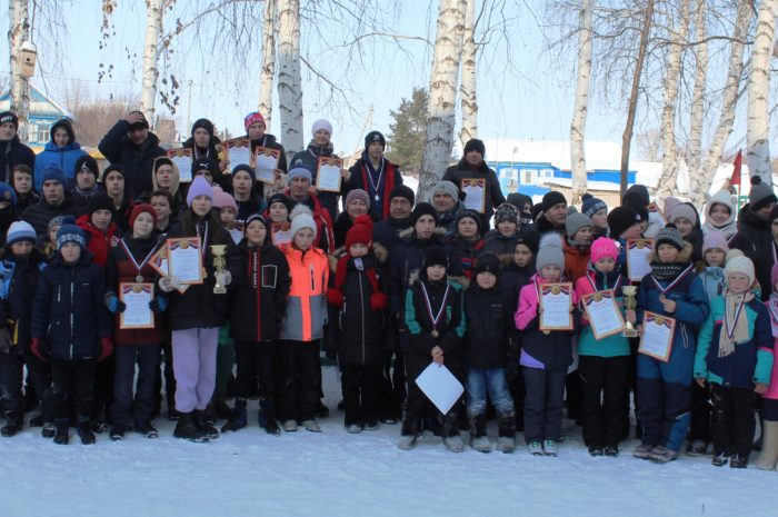 В минувшие выходные жители Султакая встречали гостей – любителей лыжного спорта
