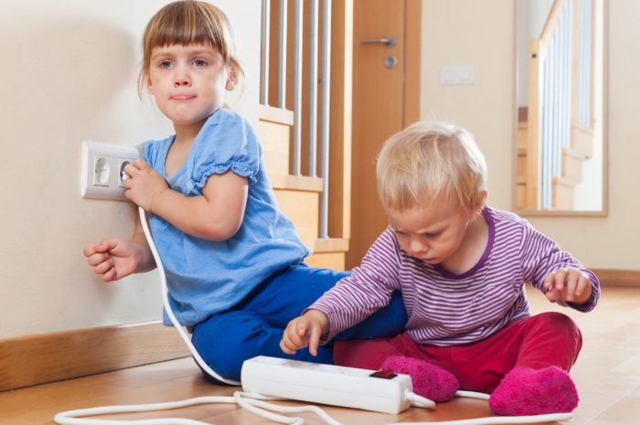 Как обеспечить безопасность ребенка дома, рассказывают оренбургские врачи