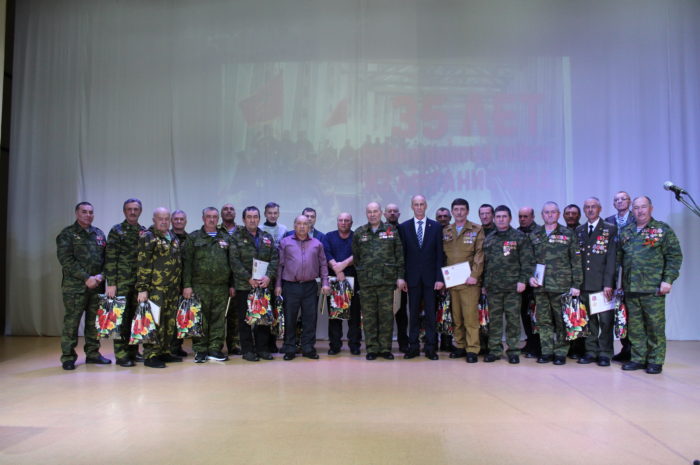 Александровцы поздравили воинов-интернационалистов