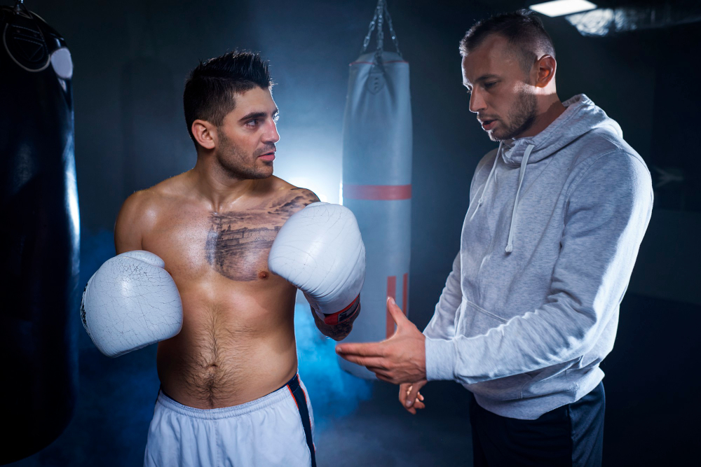 Как выбрать тренера по боксу и MMA: 7 критериев до первой тренировки