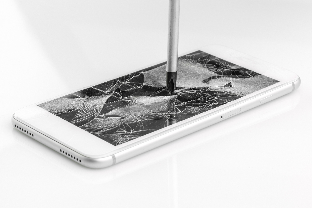 Замена экрана iPhone: оригинал, копия или восстановленный