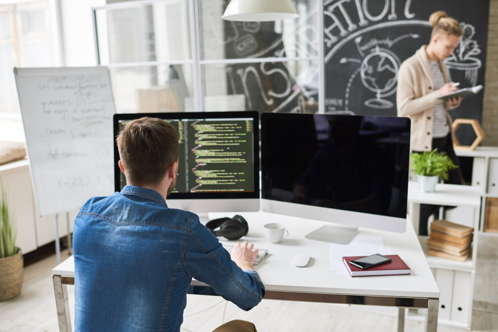 Интеграция бота с CRM, платёжными системами и API: что нужно знать перед заказом
