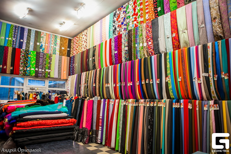 Ткани центральный рынок. Дербент магазин ткани и фурнитура. Магазин ткани центральный рынок. Турецкий рынок анталия. Ткани и фурнитура лазаревское.