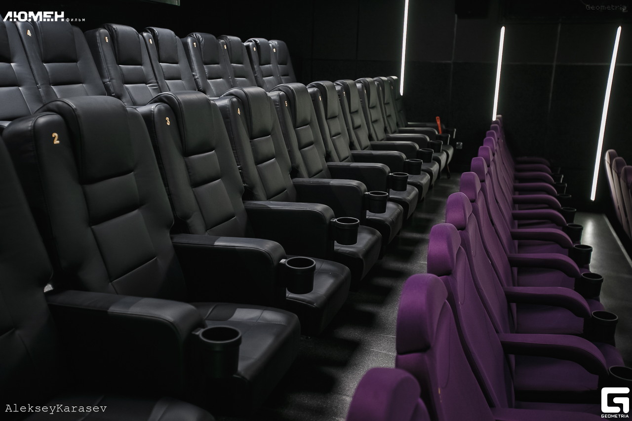 в новый кинотеатр завезли 560 кресел в 16 рядов