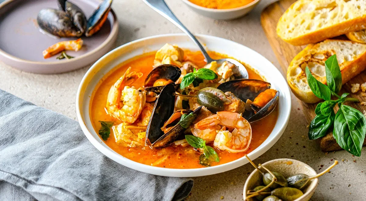 Буйабес с гренками и соусом руй