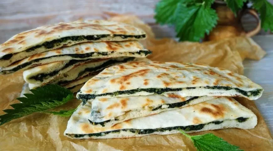 Чуду с зеленью и адыгейским сыром
