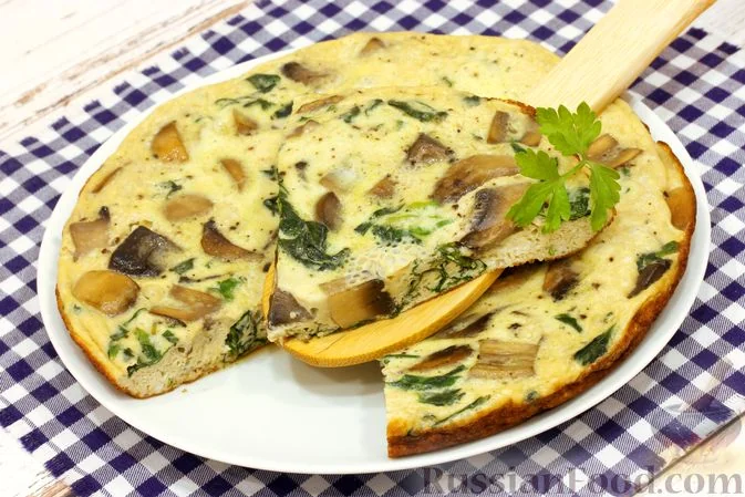 Омлет со шпинатом и шампиньонами