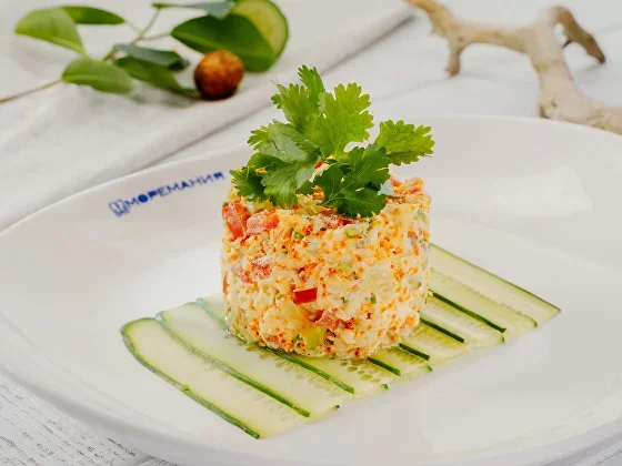 Салат с крабом и авокадо