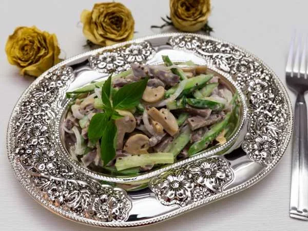 Салат с языком и грибами