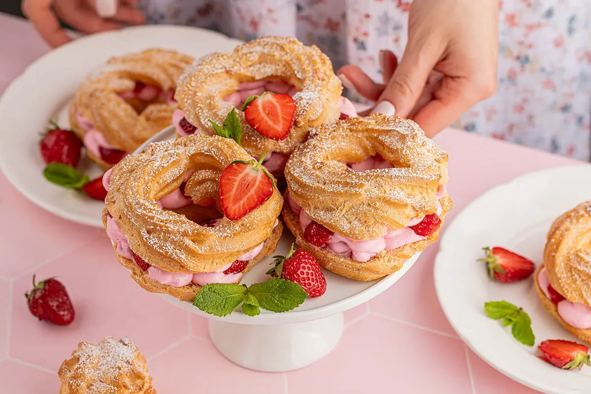 Творожное кольцо с клубникой