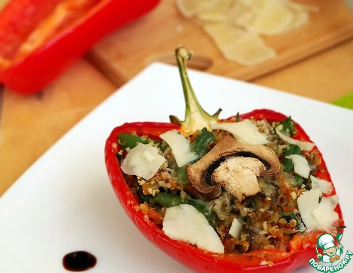 Запеченные перцы, фаршированные киноа и грибами