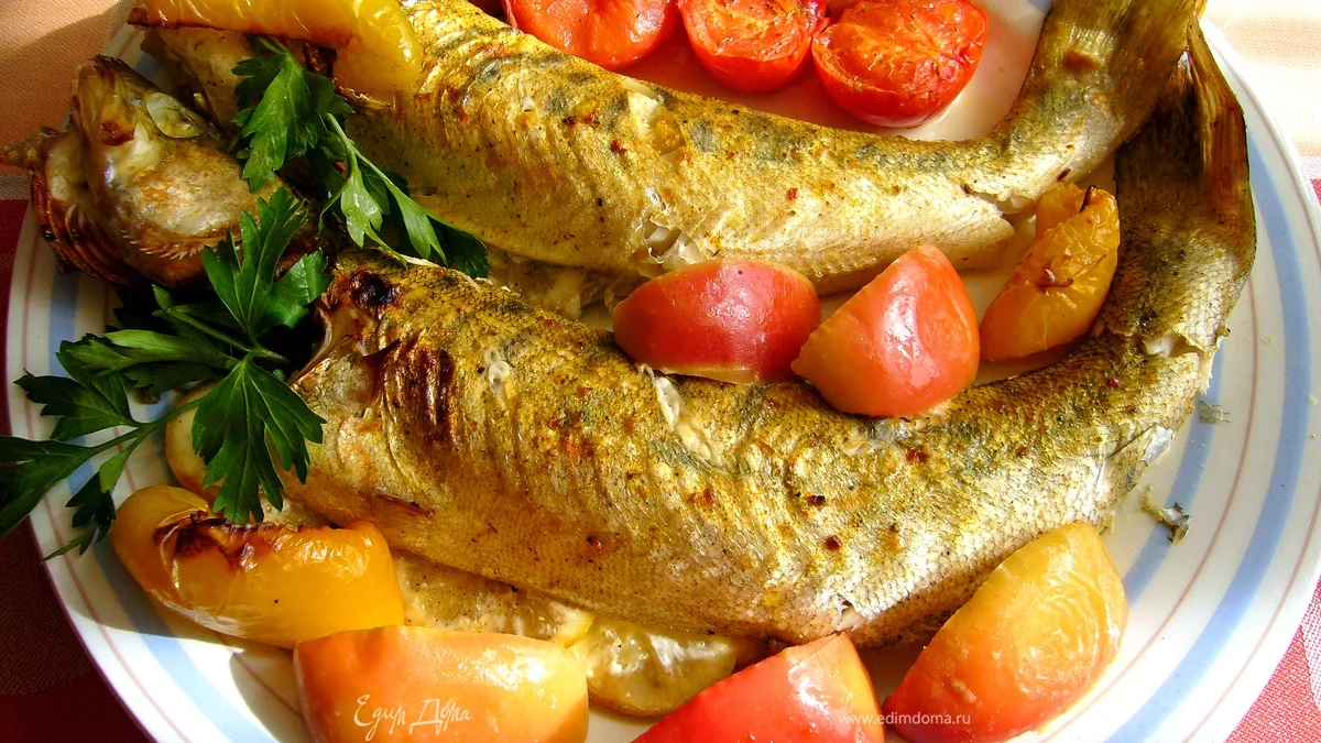 Запеченный судак с овощами в фольге