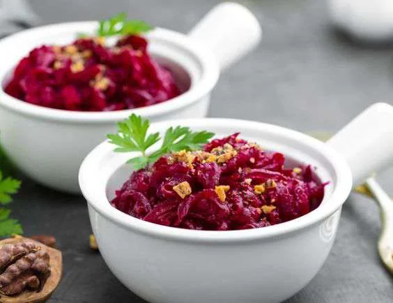 Салат из свеклы с чесноком и грецкими орехами